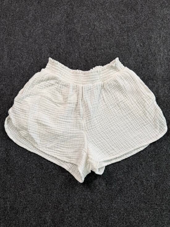 aerie Pants - Aerie white gauze 100% cotton pull on lounge shorts size small